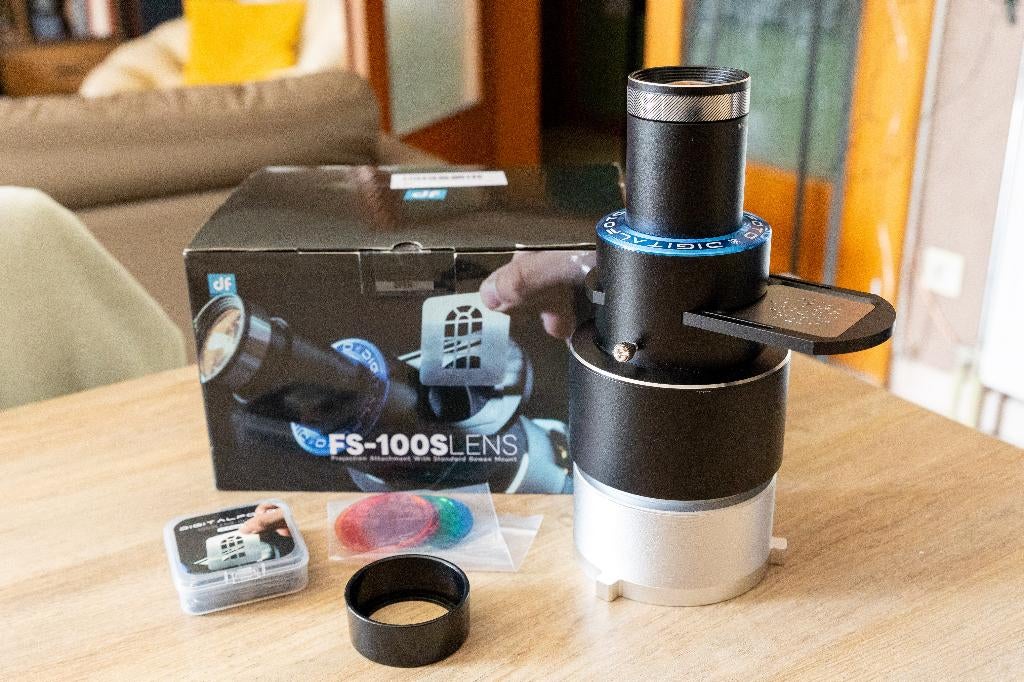 FS-100S projectielens met Bowens mount incl 39 gobo plaatjes, TV, Hi-fi & Vidéo, Photo | Studio photo & Accessoires, Enlèvement ou Envoi