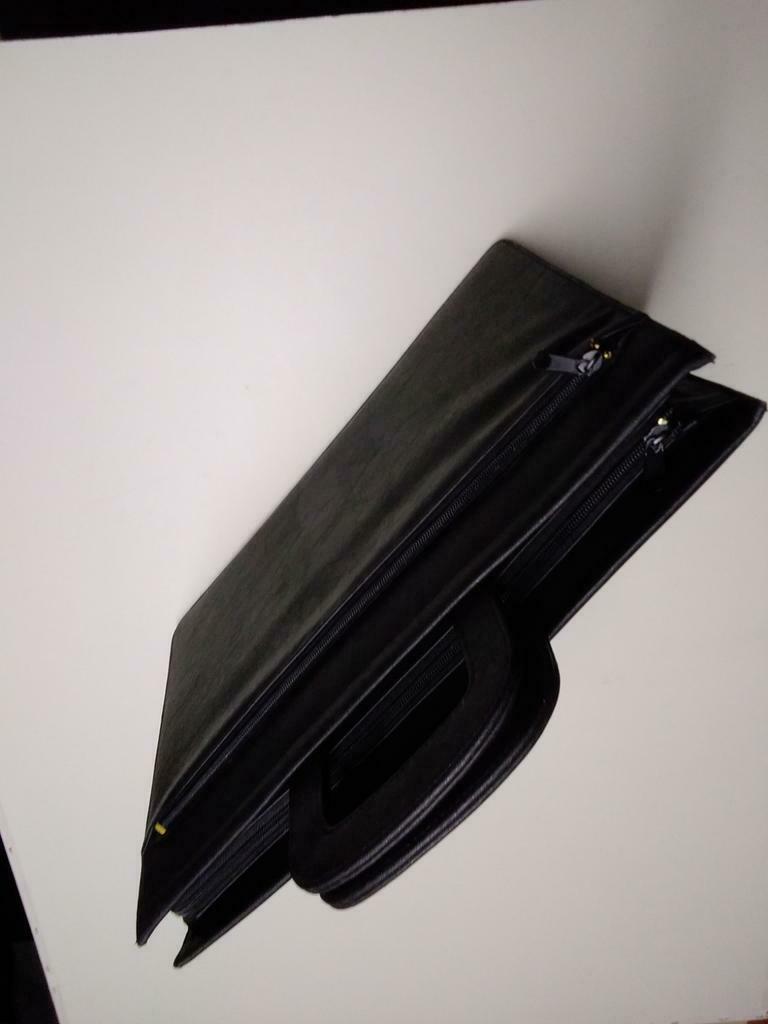 NIEUW zwarte aktetas 42x30cm intrekbare handgrepen, Ophalen, Nieuw