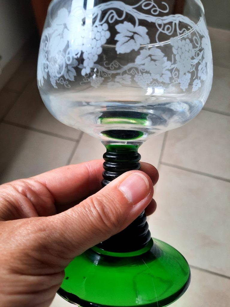 Verres à pied, Enlèvement, Utilisé