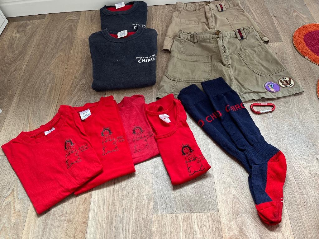 Chiro T-shirt, topje en musketon, Ophalen, Gebruikt, Maat 152