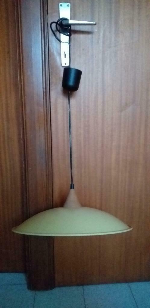 Lampe en metal jaune, Enlèvement ou Envoi, Utilisé, Bois, 75 cm ou plus