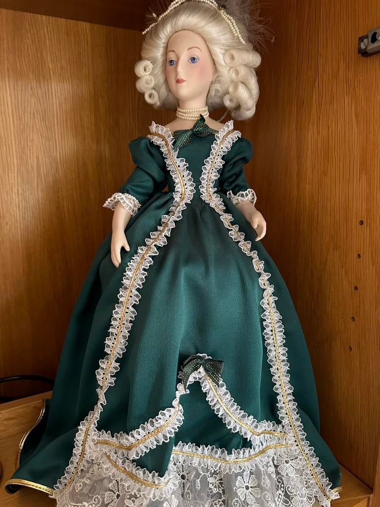 Marie Antoinette porseleinen pop, Antiek en Kunst, Ophalen of Verzenden