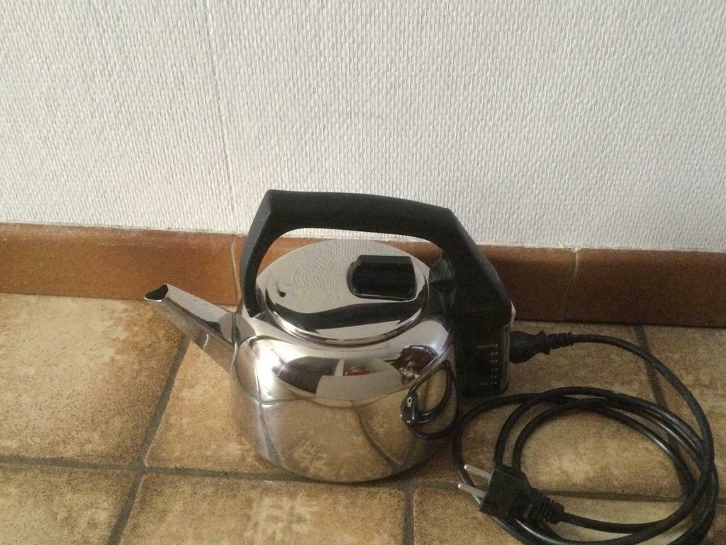 Waterkoker/ Nova / 1,7 L, Ophalen of Verzenden, Zo goed als nieuw