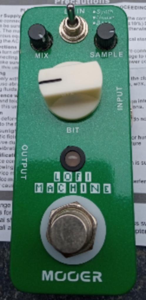 Mooer Lofi Machine (bitcrusher voor gitaar/bas/synth), Musique & Instruments, Effets, Comme neuf, Distortion, Overdrive ou Fuzz