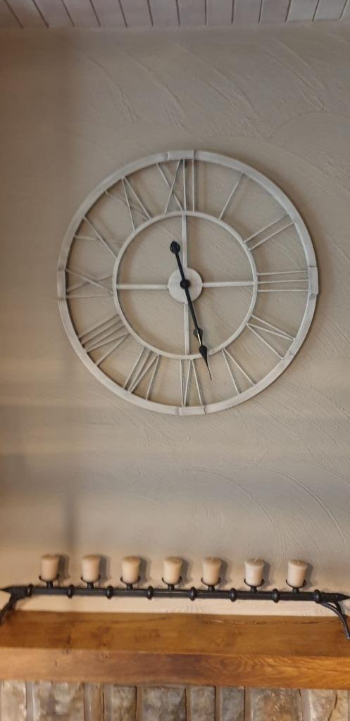 Horloge en métal couleur crème 60 cms diamètre, Enlèvement, Comme neuf, Horloge murale