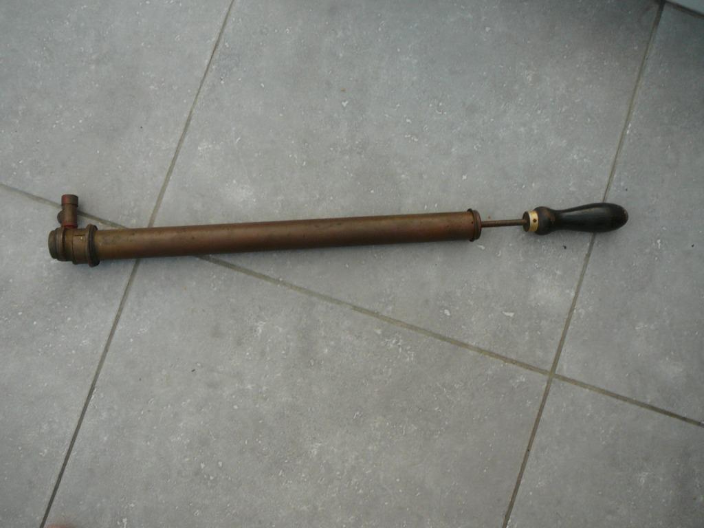 Antieke oude  sproeipomp, Antiek en Kunst, Ophalen