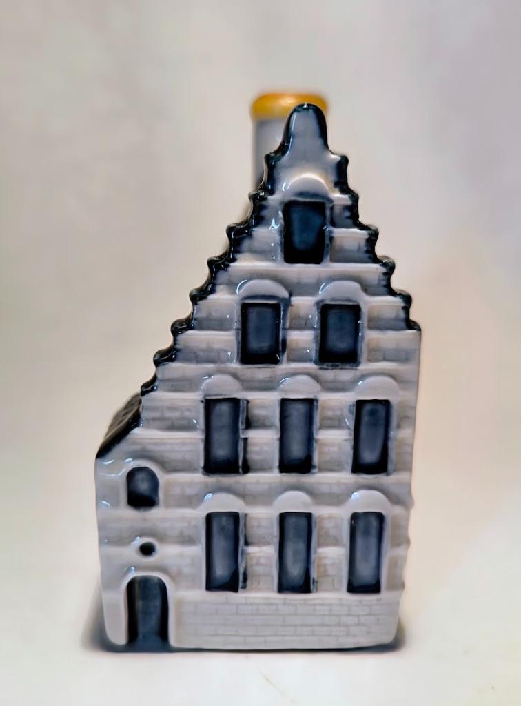 KLM huisje nr. 44 Hooglandse Kerkgracht 19 in Leiden, Verzamelen, Ophalen
