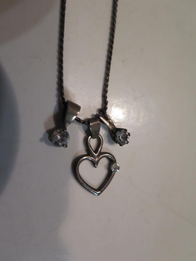 ketting met 3 hangertjes, Ophalen of Verzenden, Gebruikt, Zilver, Overige materialen