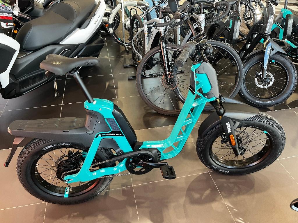 Yamaha BOOSTER, Motos, Entreprise