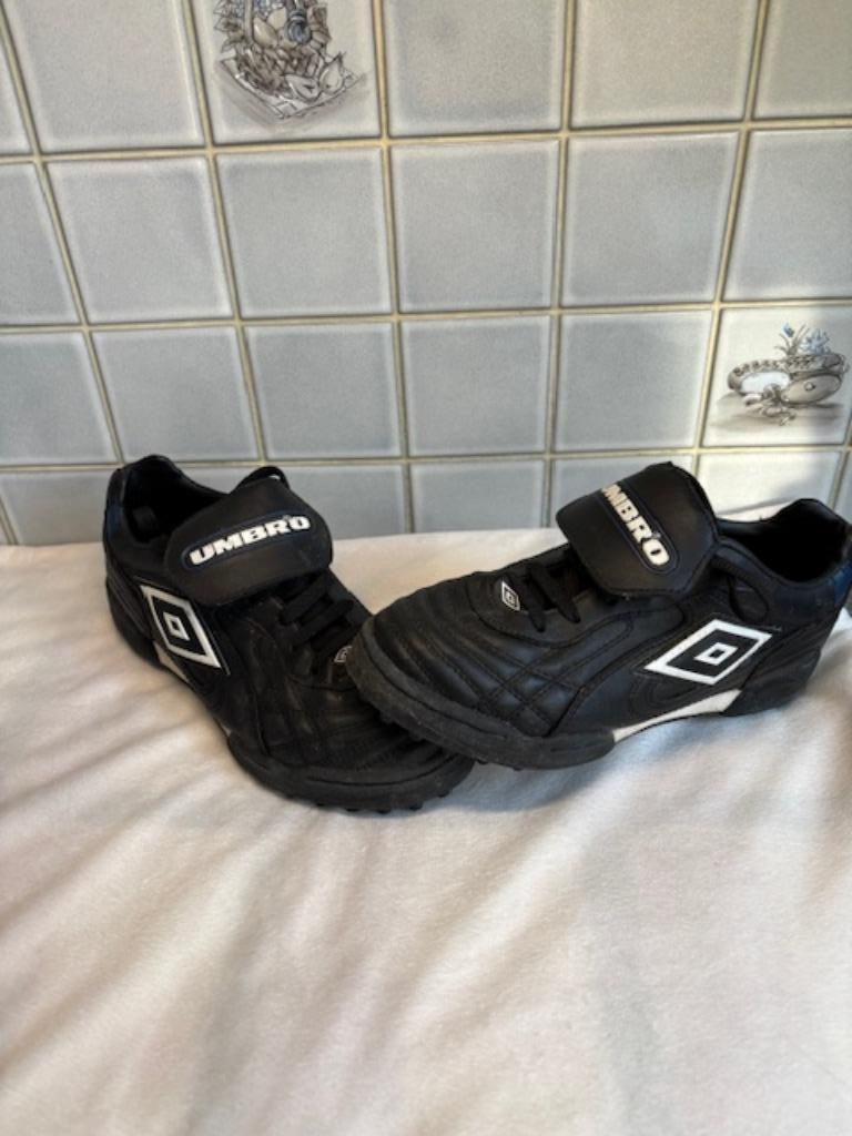 UMBRO voetbalschoenen van synthetisch materiaal - maat 41 EU, Ophalen, Gebruikt, Schoenen