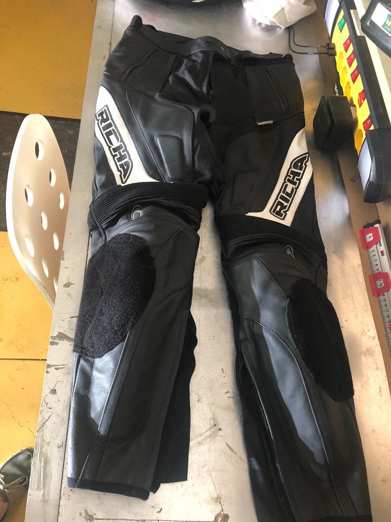 Pantalon moto en cuir Richa taille 40, Femmes, Enlèvement ou Envoi, Richa, Neuf, sans ticket