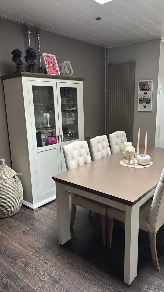 Set huiskamer, Enlèvement