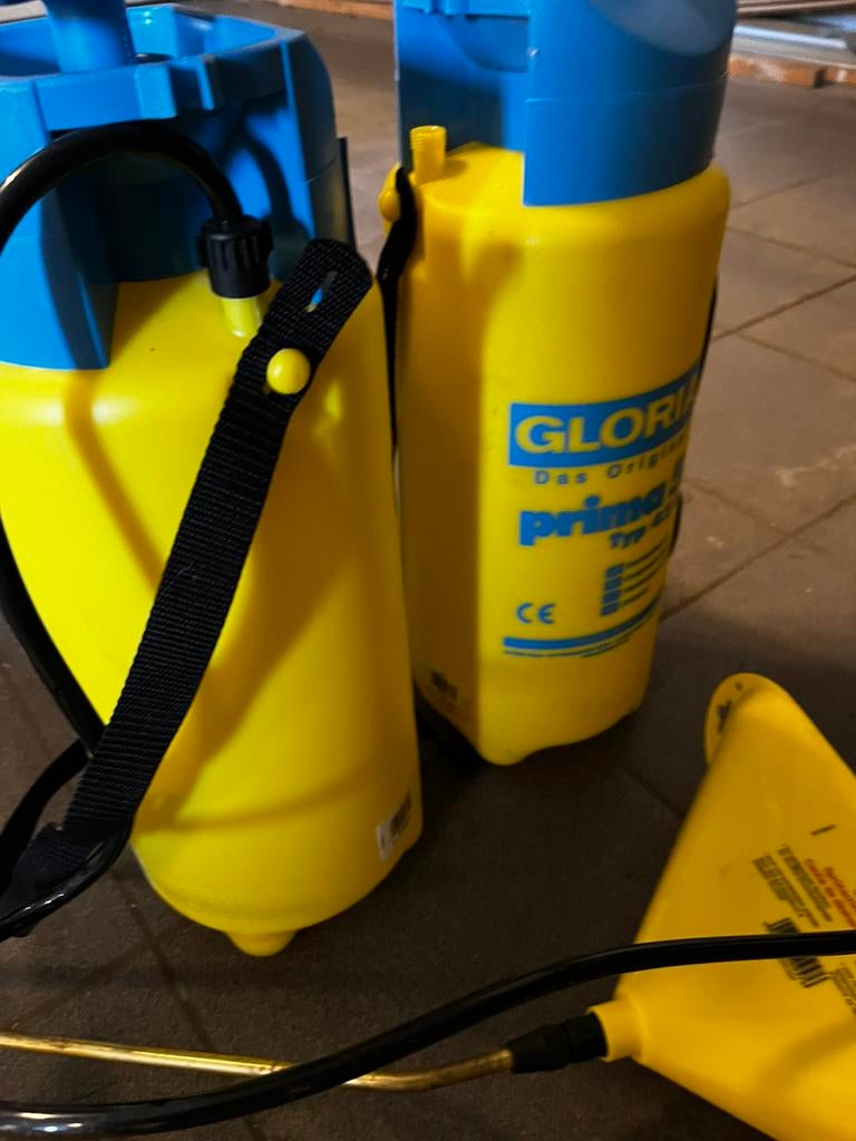 Twee sproeiers, Ophalen, Zo goed als nieuw