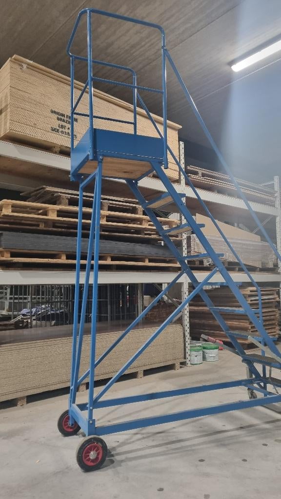 magazijntrap, Doe-het-zelf en Bouw, Ladders en Trappen, Ophalen of Verzenden, Zo goed als nieuw, Trap, 2 tot 4 meter