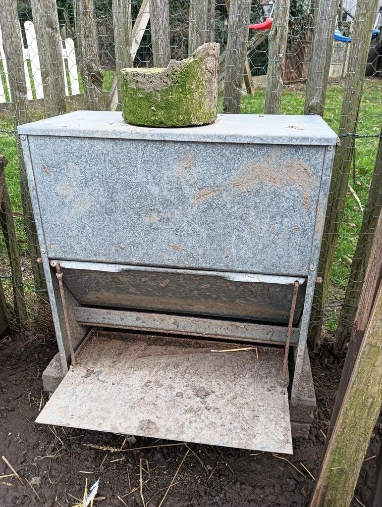 Trapbak voor kippen, Enlèvement, Utilisé, Abreuvement et Alimentation