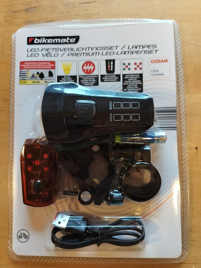 Fietslicht NIEUW, Fietsen en Brommers, Ophalen of Verzenden, Oplaadbaar, Batterij, Achterlicht