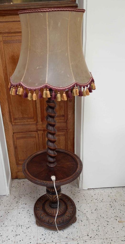 Lampadaire en chêne scuplté et torsadé de style Tudor - 1920, Enlèvement, Comme neuf, Bois, Tudor