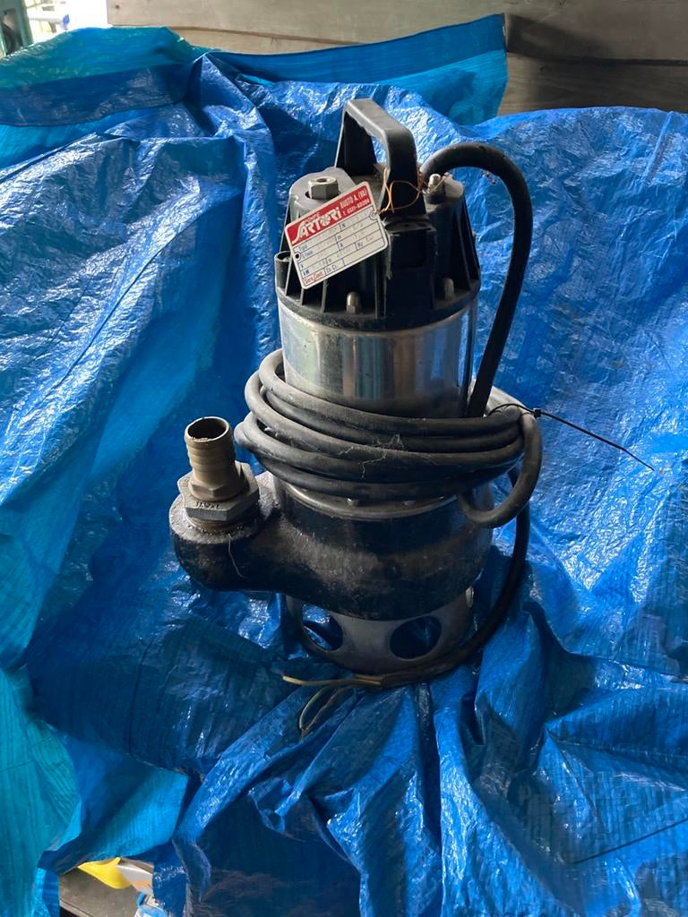 Pompe à eau sale 380 Volt, Enlèvement, Neuf, Électrique, Pompe à eaux claires