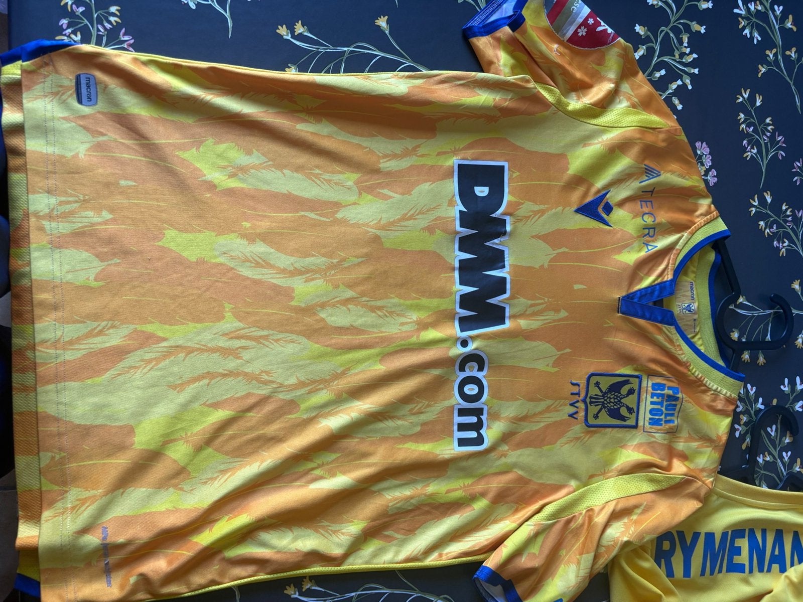 Verschillende shirts uit de STVV collectie, Sport en Fitness, Voetbal, Ophalen, Nieuw, Shirt