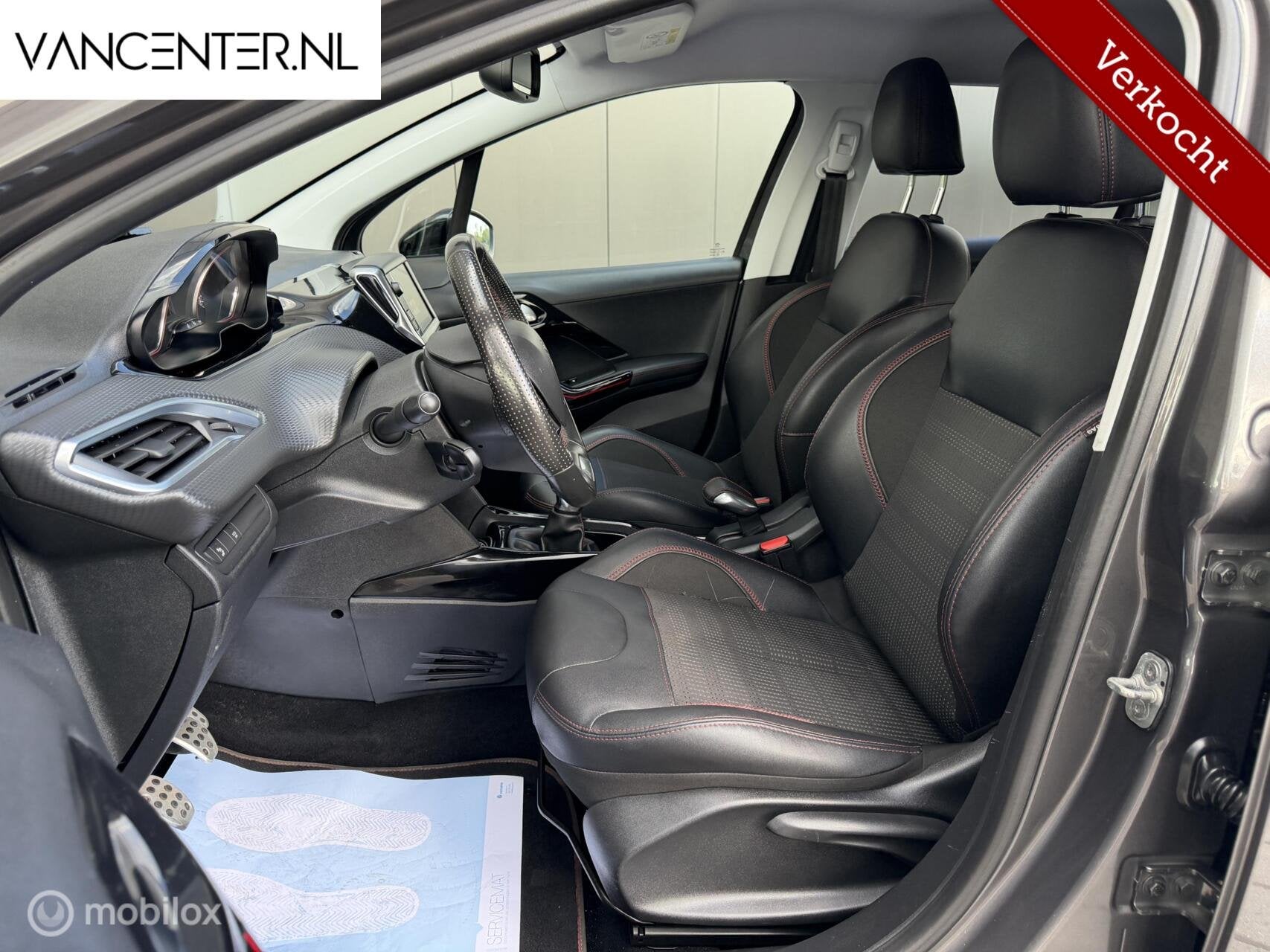 Peugeot 2008 1.2 110PK GT-line Carplay Trekhaak NIEUWE APK, Auto's, Voorwielaandrijving, Leder en Stof, Bedrijf, 5 deurs
