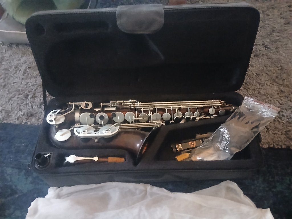 Saxophone Alto, Muziek en Instrumenten, Blaasinstrumenten | Saxofoons, Ophalen, Zo goed als nieuw, Alt, Met koffer