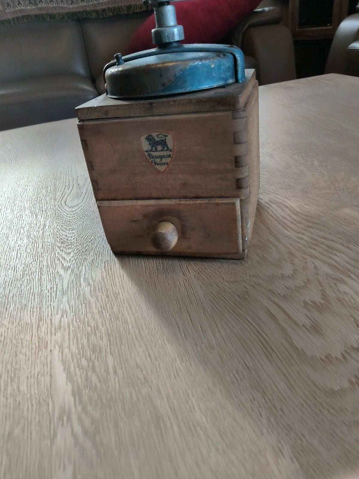 koffiemolen, Enlèvement