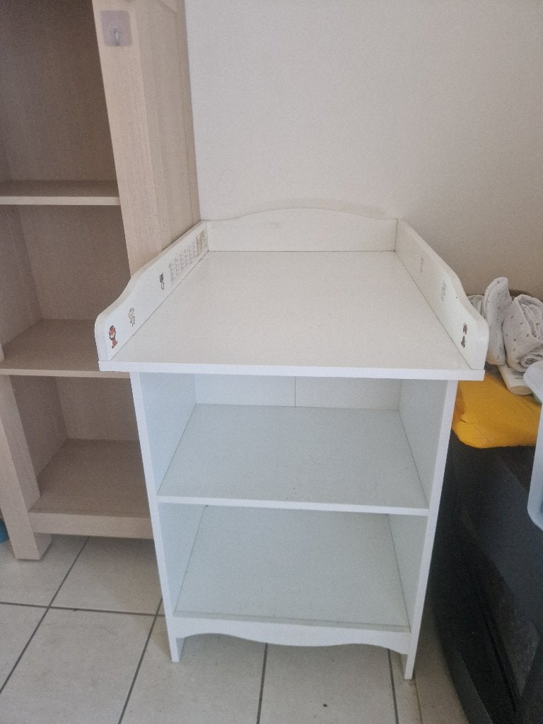 Table d'allaitement et coussin, Enlèvement
