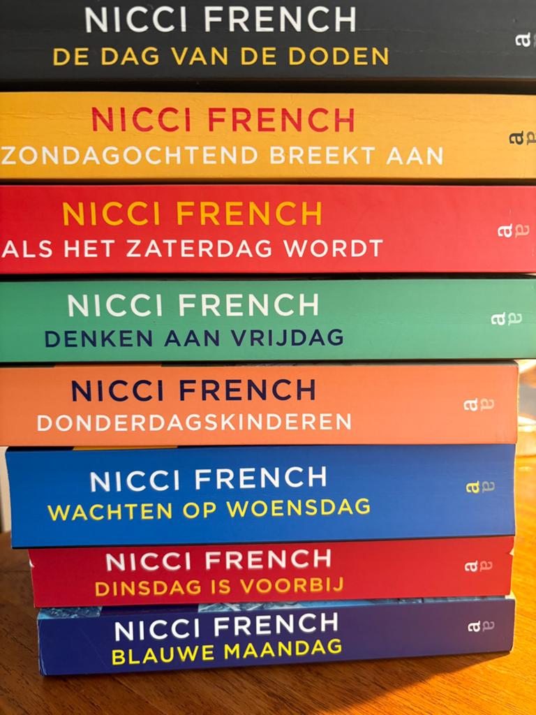Nicci French. Volledige Frieda Klein reeks:7 boeken, Boeken, Ophalen, Gelezen
