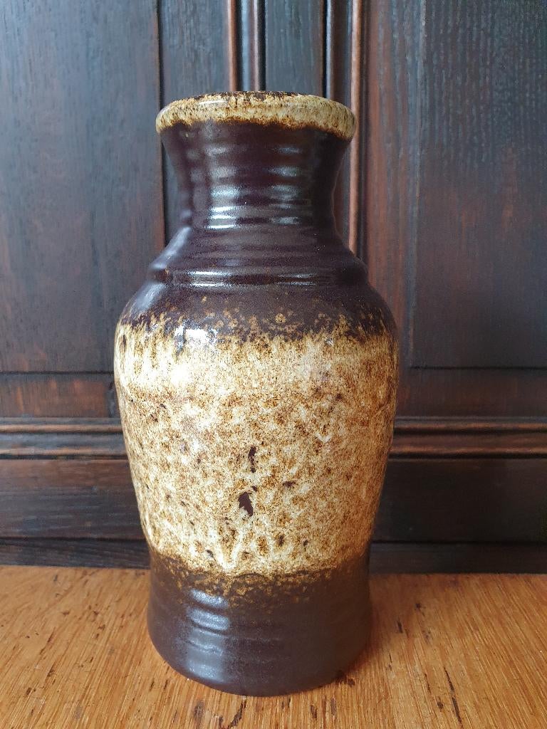 nice vintage  VASE west Germany LAVA style / RETRO, Huis en Inrichting, Woonaccessoires | Vazen, Overige kleuren, Aardewerk of Porselein