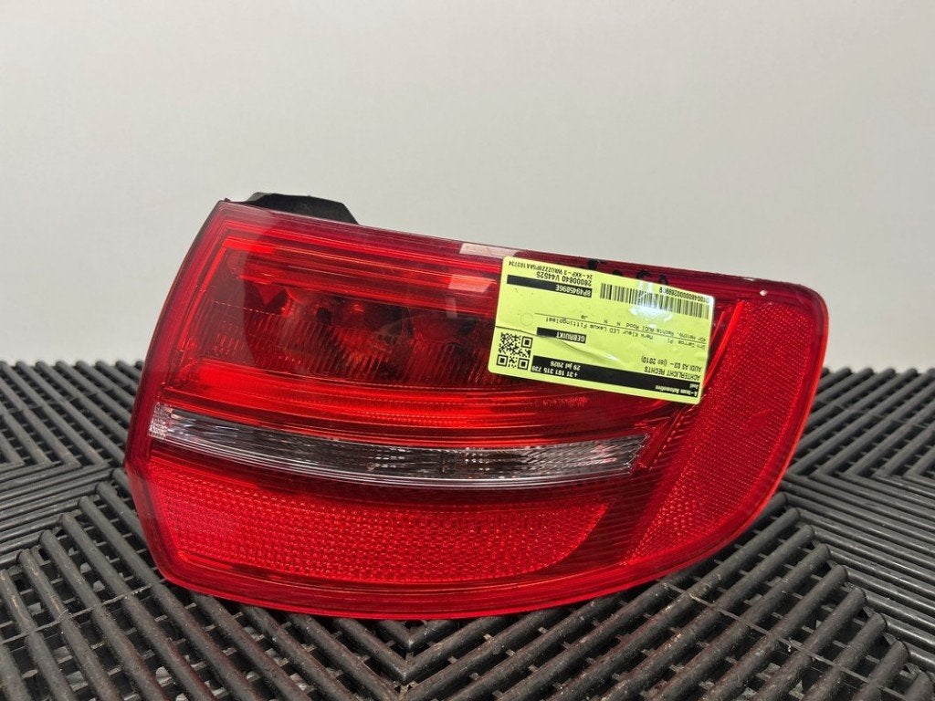 FEU ARRIÈRE DROIT Audi A3 Sportback (8PA) (|8P4945096E|), Autos : Pièces & Accessoires, Auto-Union-Straße  1,
85057  Ingolstadt, DE