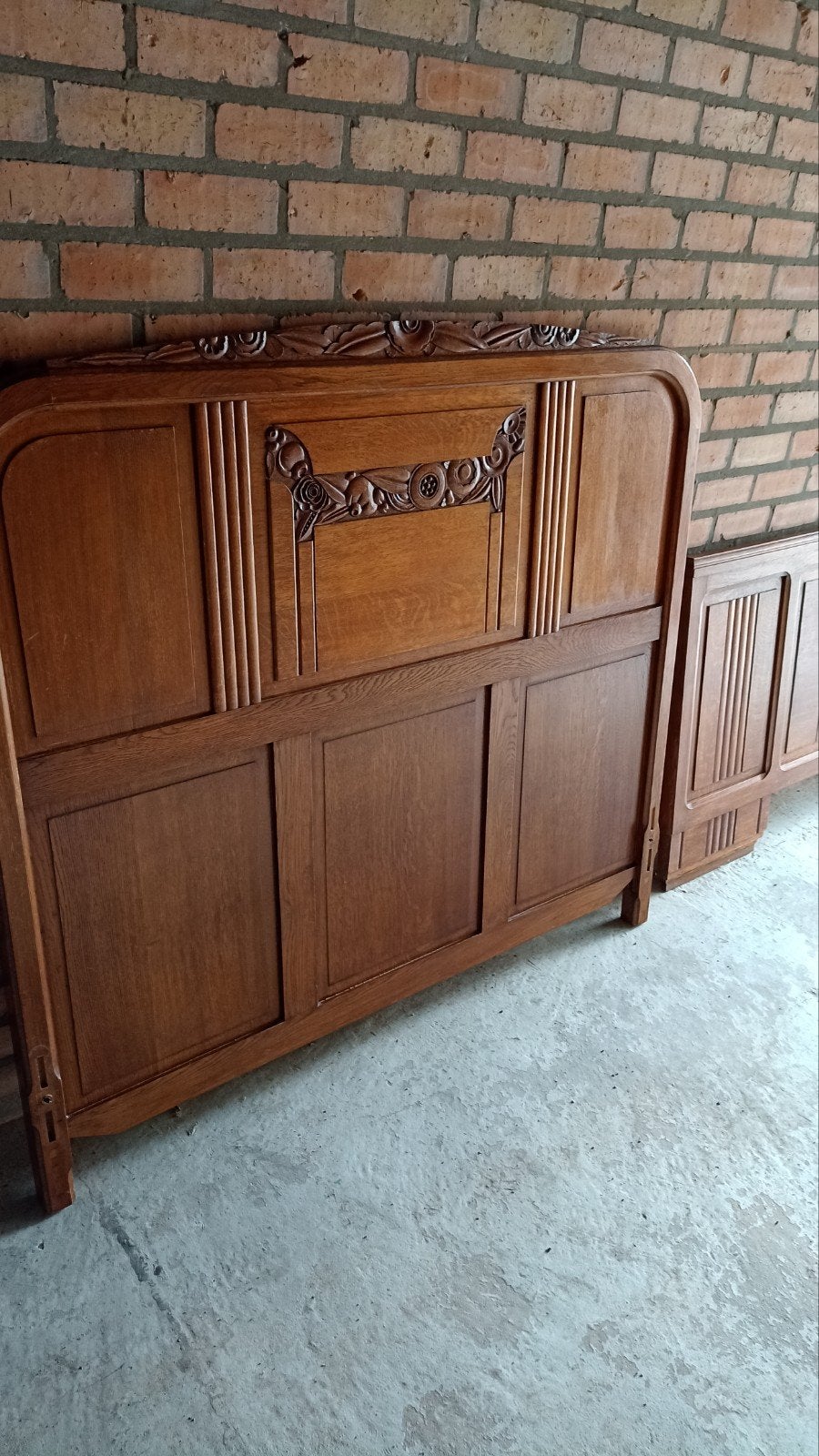 Massief eiken bed met houtsnijwerk, Ophalen