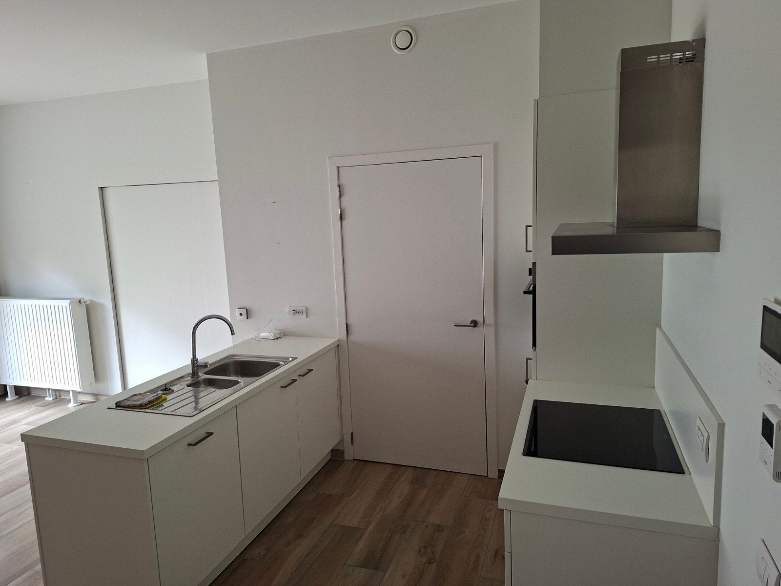 À vendre : appartement de service lumineux et prêt à l'emplo, Immo