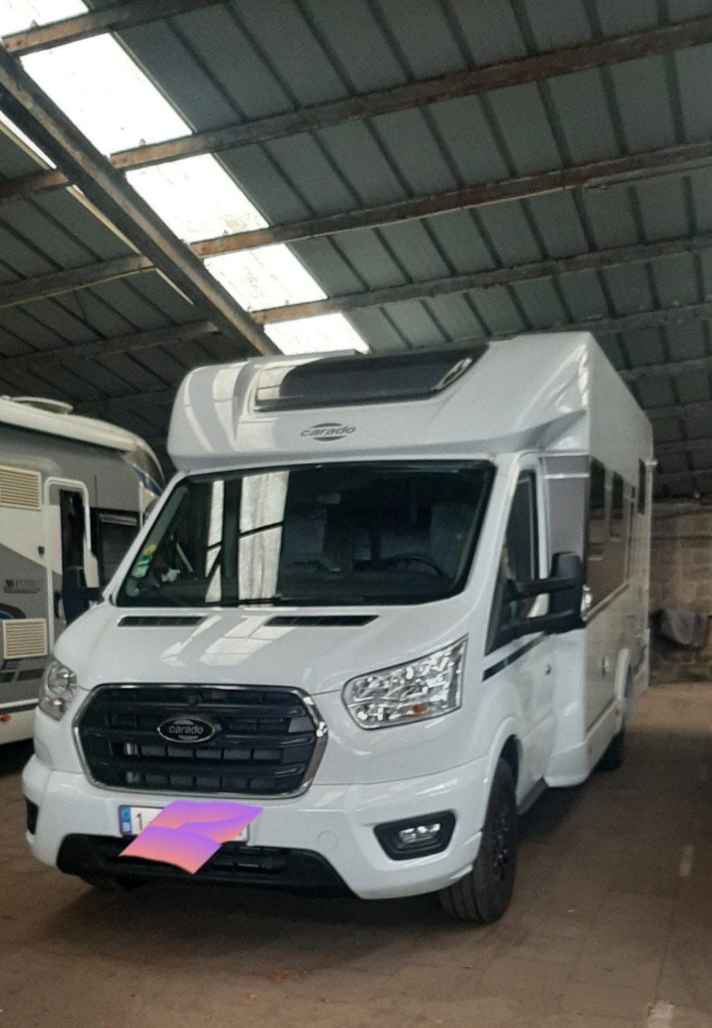 Carado T338 camper - jaar 2023, Caravans en Kamperen, Automaat, Ford, 6 tot 7 meter, Particulier