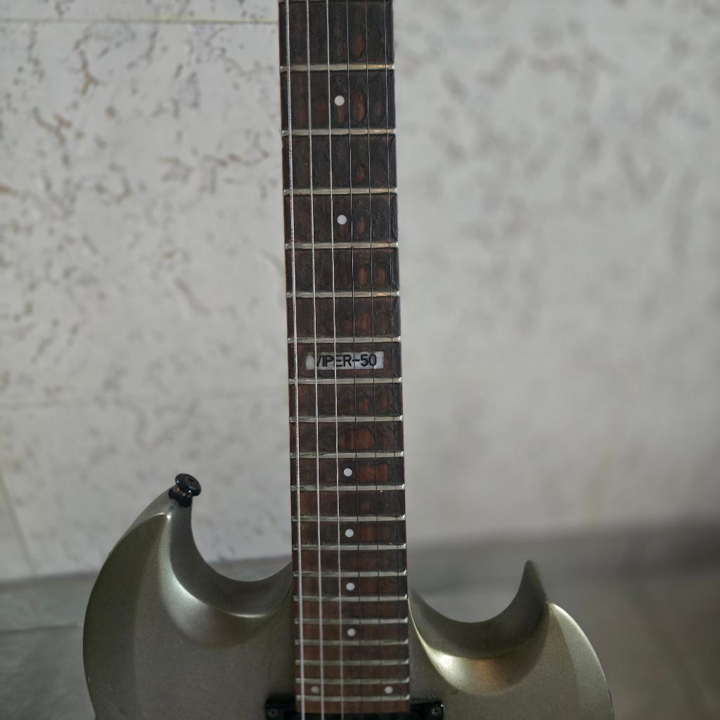 Elektrische gitaar ESP LTD viper 50, Muziek en Instrumenten, Ophalen, Gebruikt, Western- of Steelstringgitaar, Met (piezo-)element
