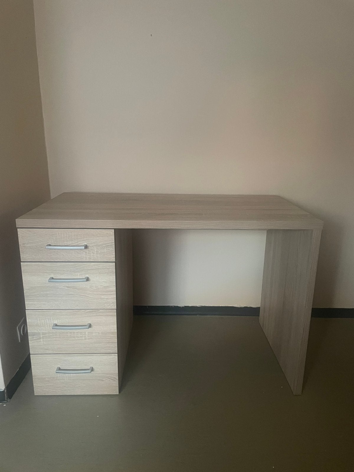 Bureau, Ophalen, Zo goed als nieuw