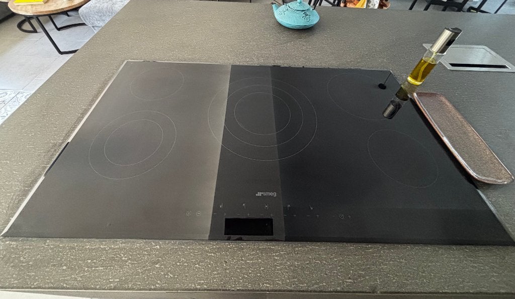 Kookplaat SMEG XL - SE395ETB, Ophalen, Tussenbouw, Zo goed als nieuw, Elektrisch
