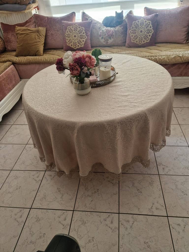 Salon marocain, Ophalen