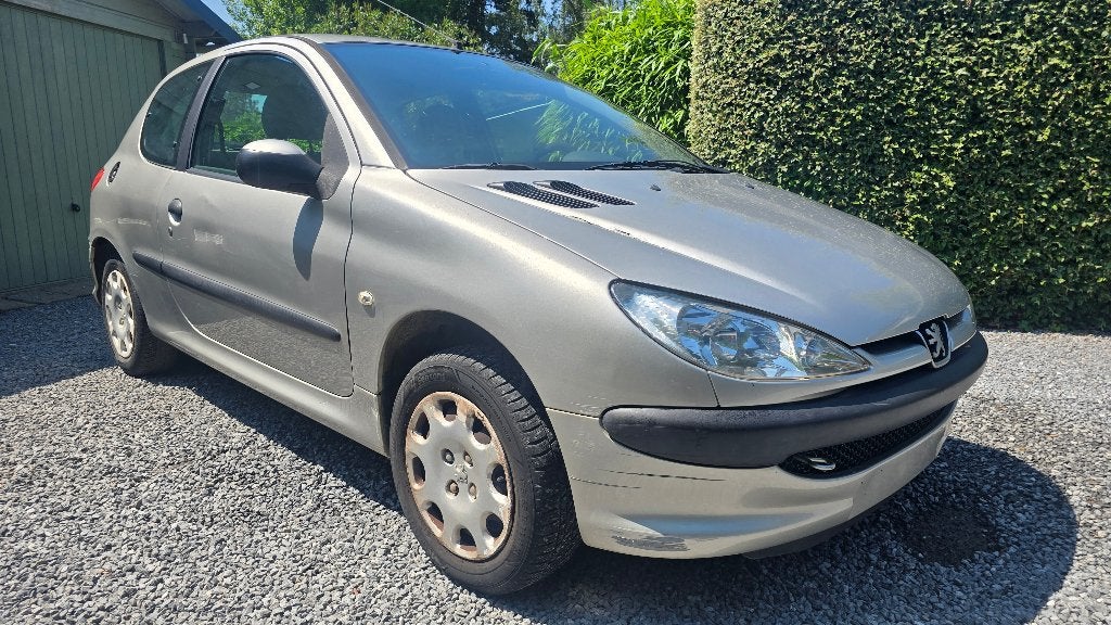 Peugeot 206 1.4 benzine ok zone LEZ, Auto's, Voorwielaandrijving, Stof, 1360 cc, 4 cilinders