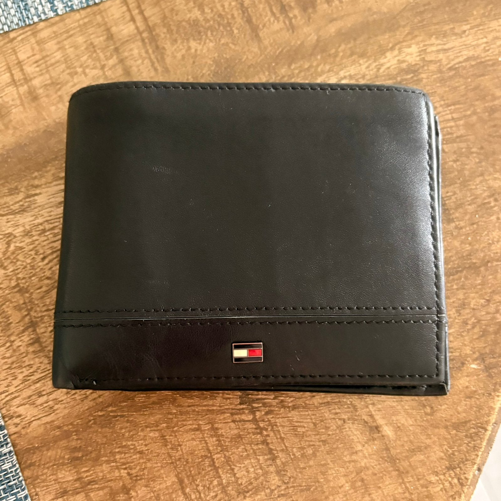 Tommy Hilfiger portemonnee, Handtassen en Accessoires, Ophalen of Verzenden, Zo goed als nieuw