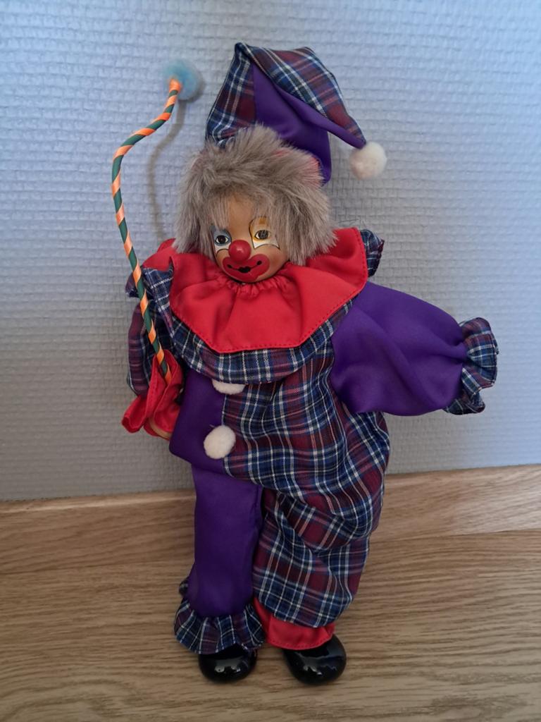 Antieke porseleinen clownpop, Verzamelen, Poppen, Ophalen of Verzenden, Gebruikt, Pop