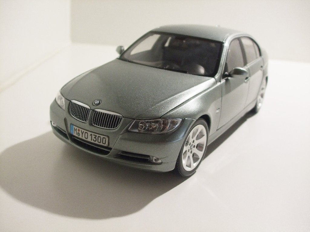 BMW 330i Sedan E90 Kyosho 1/18 BMW Dealer Edition, Ophalen of Verzenden, Zo goed als nieuw, Auto, Kyosho