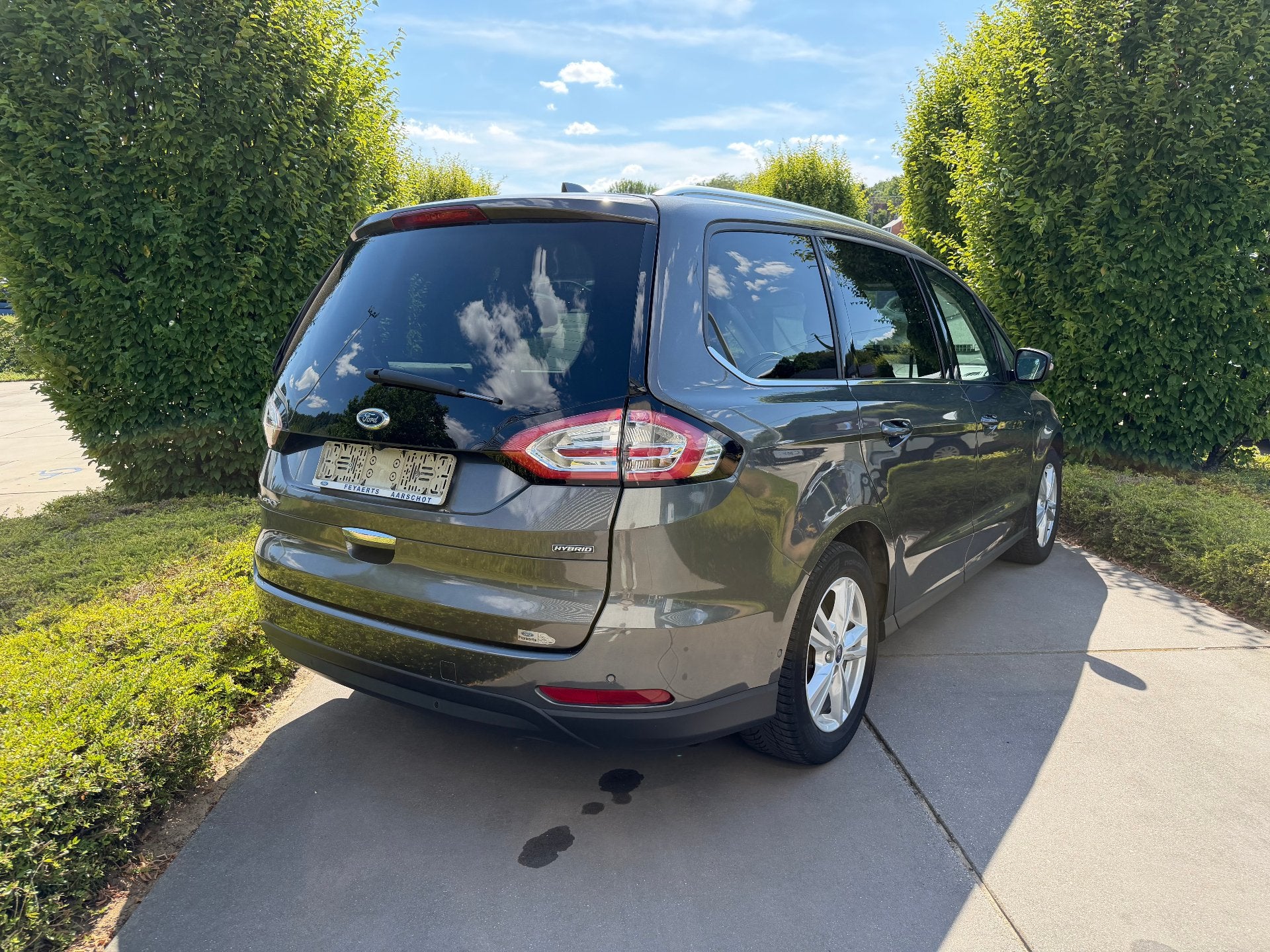 Ford Galaxy V-LINE 2.5 FHEV / 7-ZITPLAATSEN! (bj 2022), Auto's, Gebruikt, Overige kleuren, 7 zetels, Leder