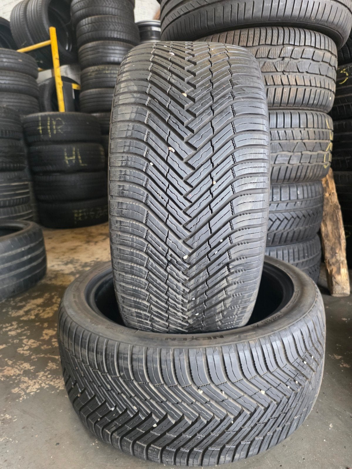 235 40 18 nexen avec montage et équilibrage, Enlèvement