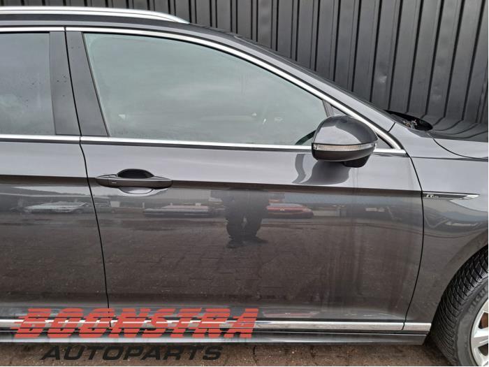 Portier 4Deurs rechts-voor van een Volkswagen Passat (Passat, Auto-onderdelen, Carrosserie, Deur, Volkswagen, Gebruikt, 3 maanden garantie