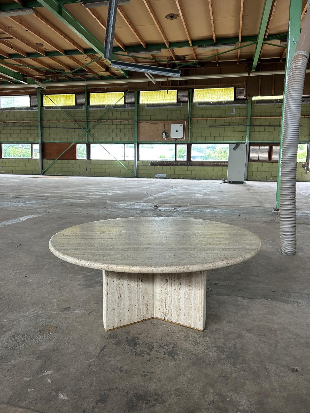 XL ronde travertin brutalist salontafel, Ophalen
