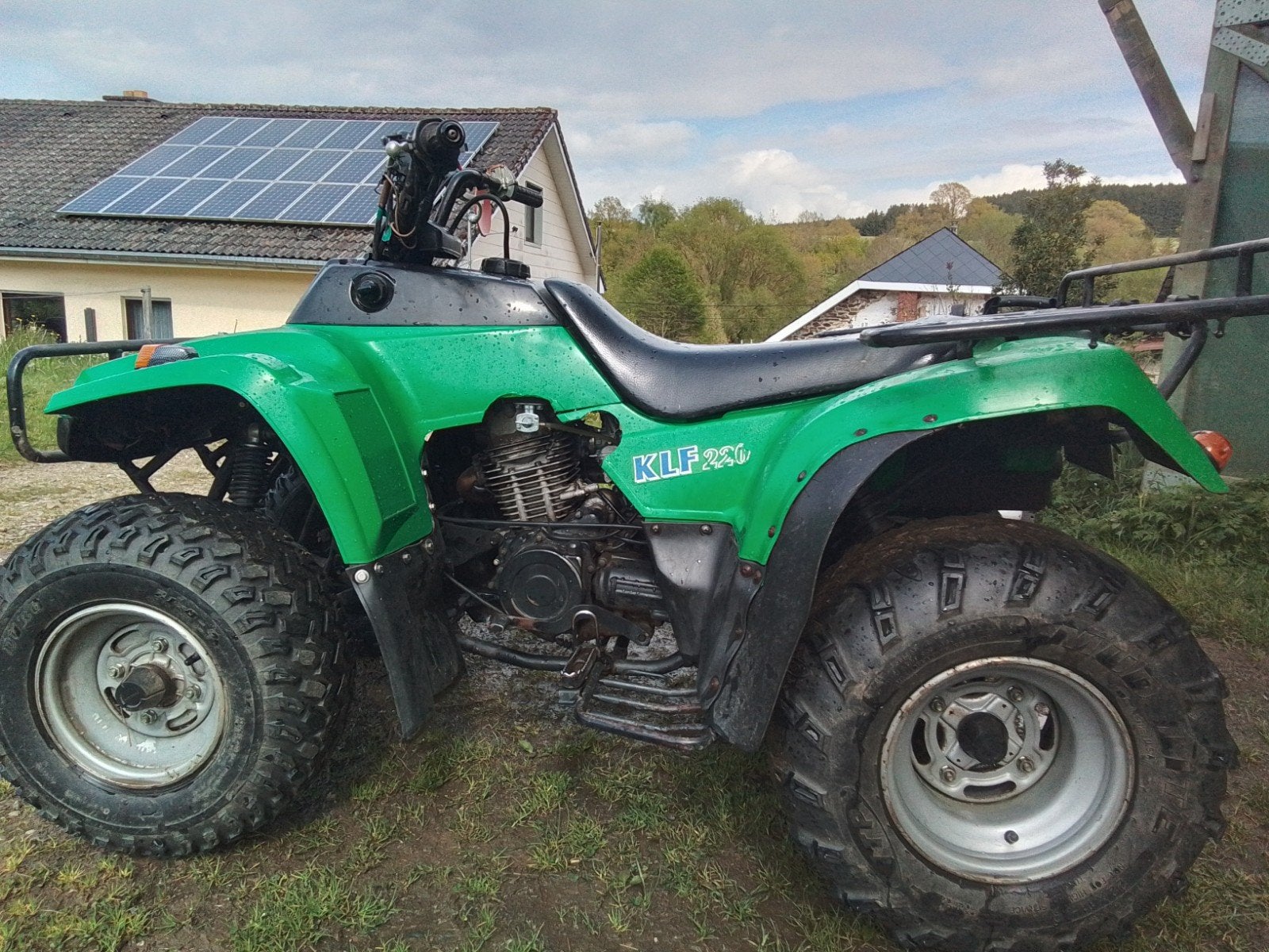 Kawasaki KLF 220