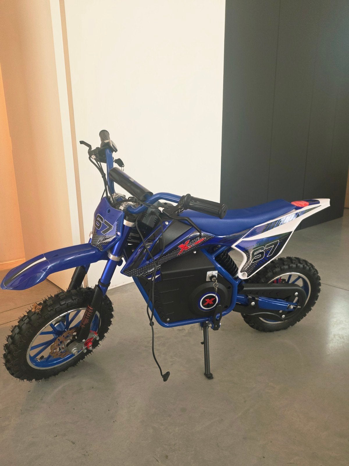 Elektrische mini cross bike ( als NIEUW!!), Vélos & Vélomoteurs, Cyclomoteurs | Cyclomoteurs de cross, Enlèvement