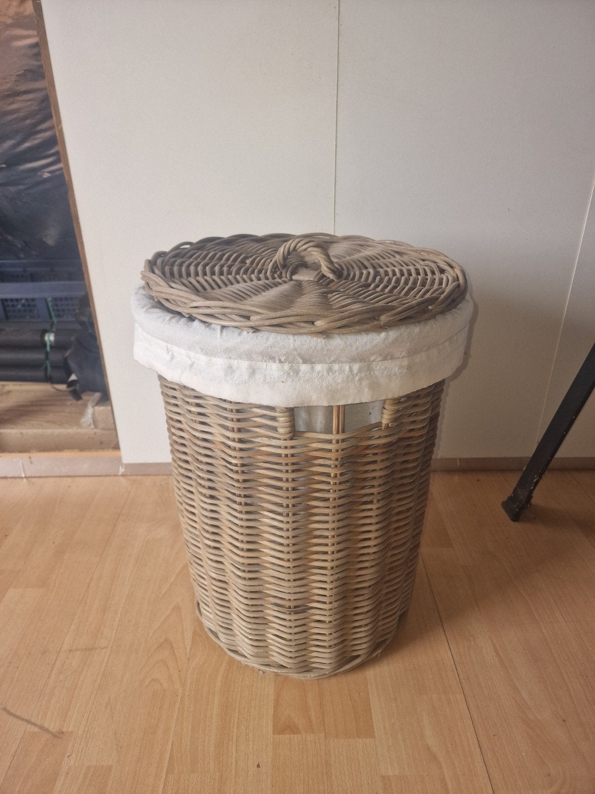 Rieten wasmand, Ophalen, Zo goed als nieuw, Riet