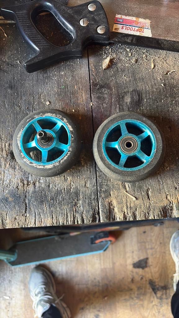 wielen stuntstep, Ophalen, Gebruikt