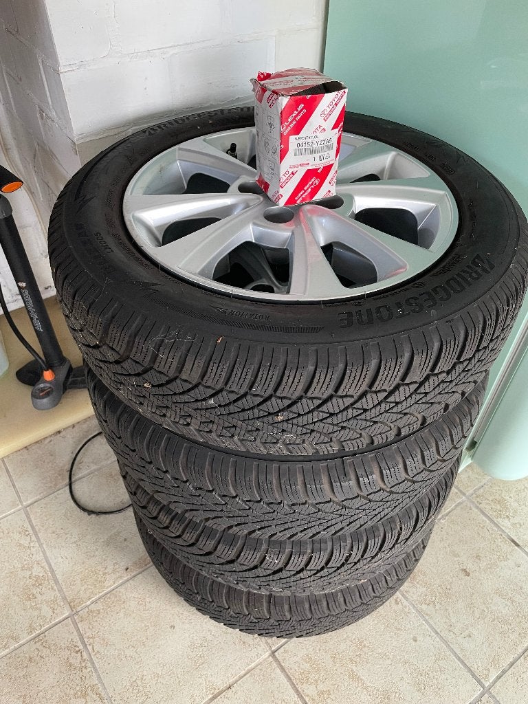 Alu velgen Toyota Yaris + winterbanden, Autos : Pièces & Accessoires, Pneus & Jantes, 15 pouces, Pneus et Jantes, Pneus hiver